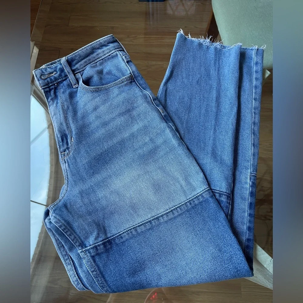 Hollister high rise Jeans. Patchwork. Size 26 with 27 in inseam - Picture 13 of 16